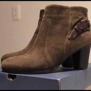OLIVE GREEN SUEDE BOOTIES!